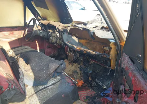 1981 Ford F100 from USA, damaged, VIN 1FTCF10E3BNB08776